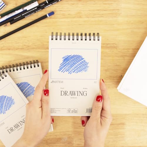 Hartem - Drawing Paper | Wirebound Pad of 60 Sheets | 90g/m2 Weight | Size A6 (14,8 x 10,5 cm) - Artist Paper for Adults and Students - Sketch Book, Mixed Media, Markers and Art Journaling - size: A6 (14,8 x 10,5 cm)