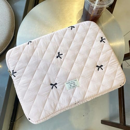 Cute Puffy Laptop Sleeve 13 Inch, Quilted Protective Case with Bow Embroidery, Coquette Y2K Preppy Kawaii Aesthetic Bag for 13” 14" Mac-Book & Laptops - color: Light Pink-Bow