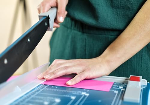 Dahle 533 Professional Guillotine Trimmer, 13" Cut Length, 15 Sheet Capacity, Self-Sharpening, Manual Clamp, German Engineered Paper Cutter | For paper, photos and business cards, ideal for hobby and creative projects, precise cuts, stable cutting table -