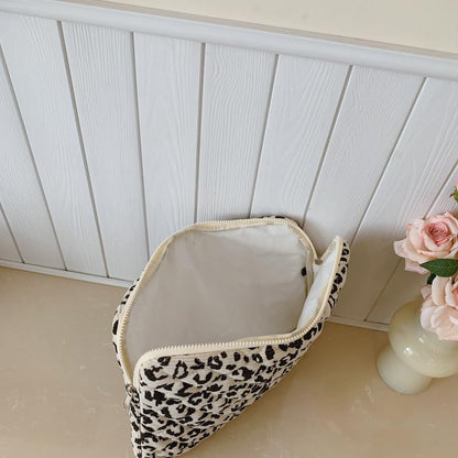 Leopard Print Laptop Sleeve for 13 Inch Mac-Book, Quilted Protective Soft Case, Cheetah Print Computer Cover Compatible with Air & Pro Models - color: Beige-Leopard