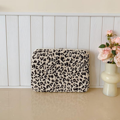 Leopard Print Laptop Sleeve for 13 Inch Mac-Book, Quilted Protective Soft Case, Cheetah Print Computer Cover Compatible with Air & Pro Models - color: Beige-Leopard